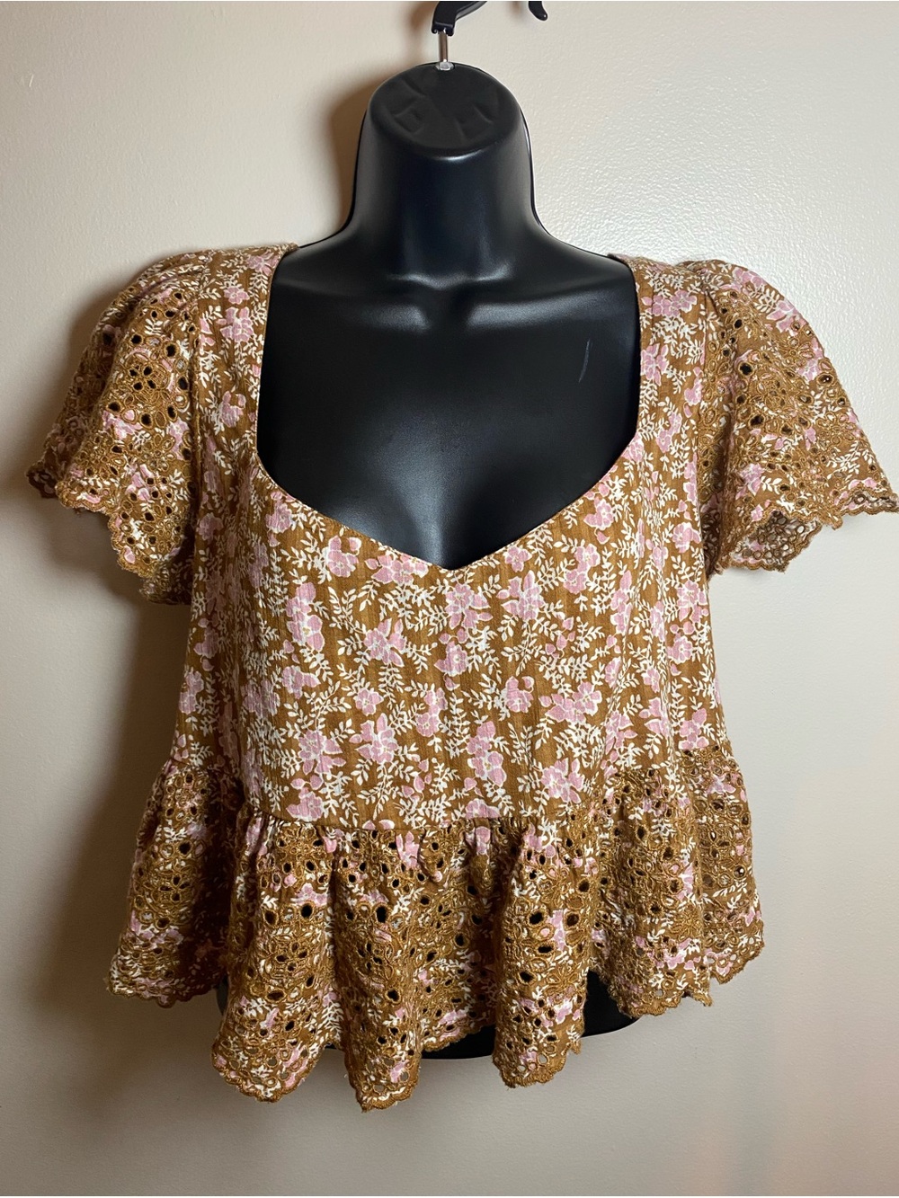 American Eagle Brown & Pink Floral Eyelet Peasant Cropped Ruffle Top XL EUC